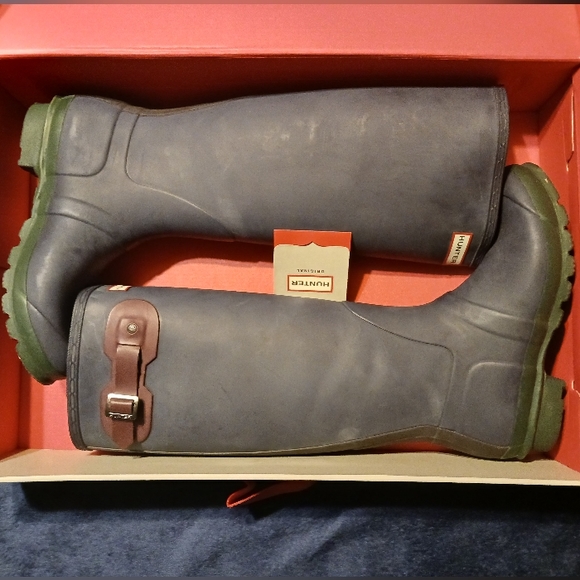 Boots - Picture 2 of 5